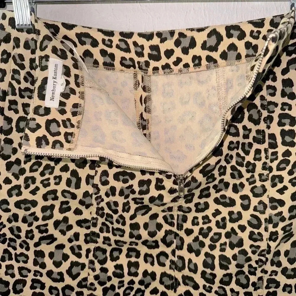 Newbury Kustom Leopard Print Mini Skirt Size Small - Picture 3 of 4
